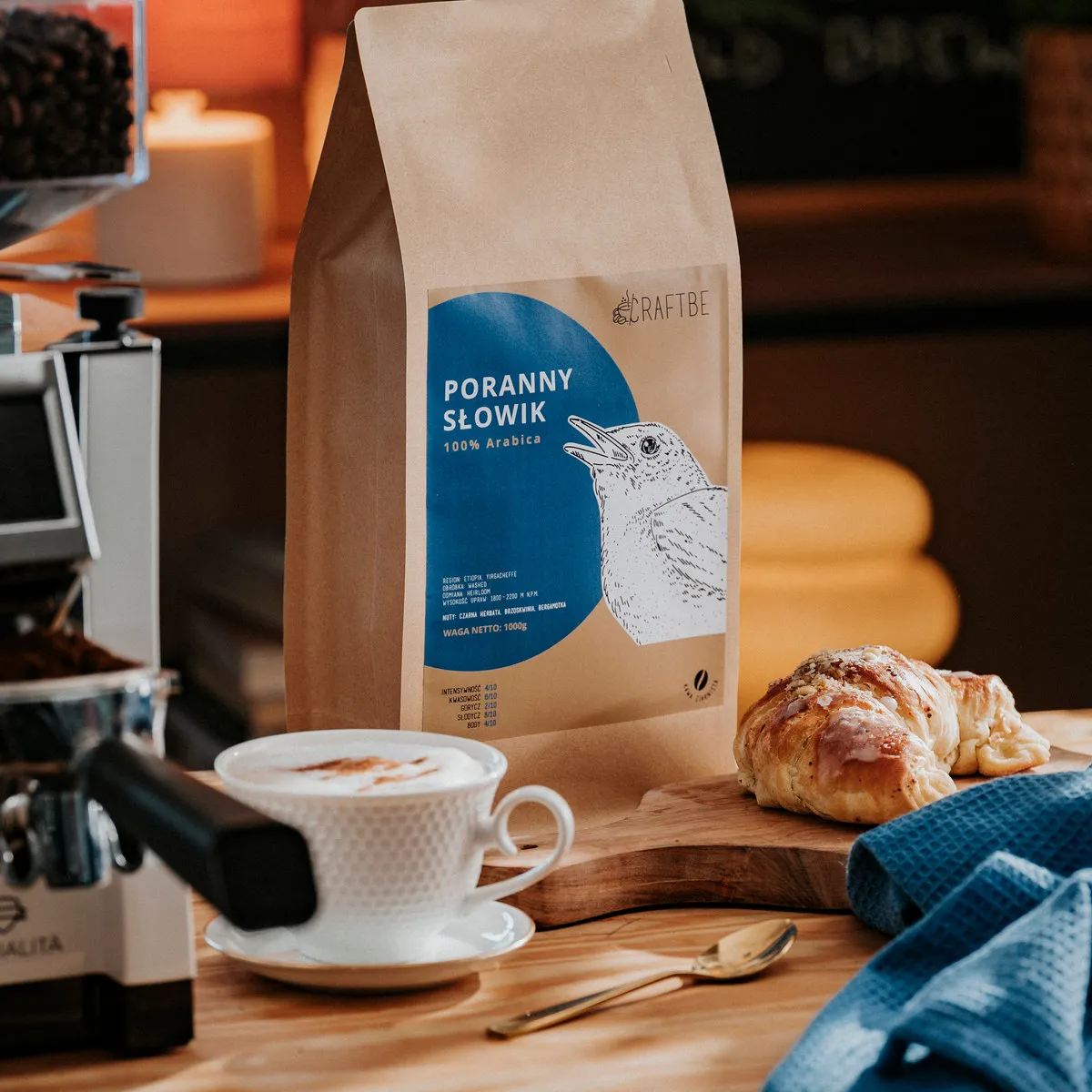 Poranny Słowik 1 kg, cappuccino i croissant