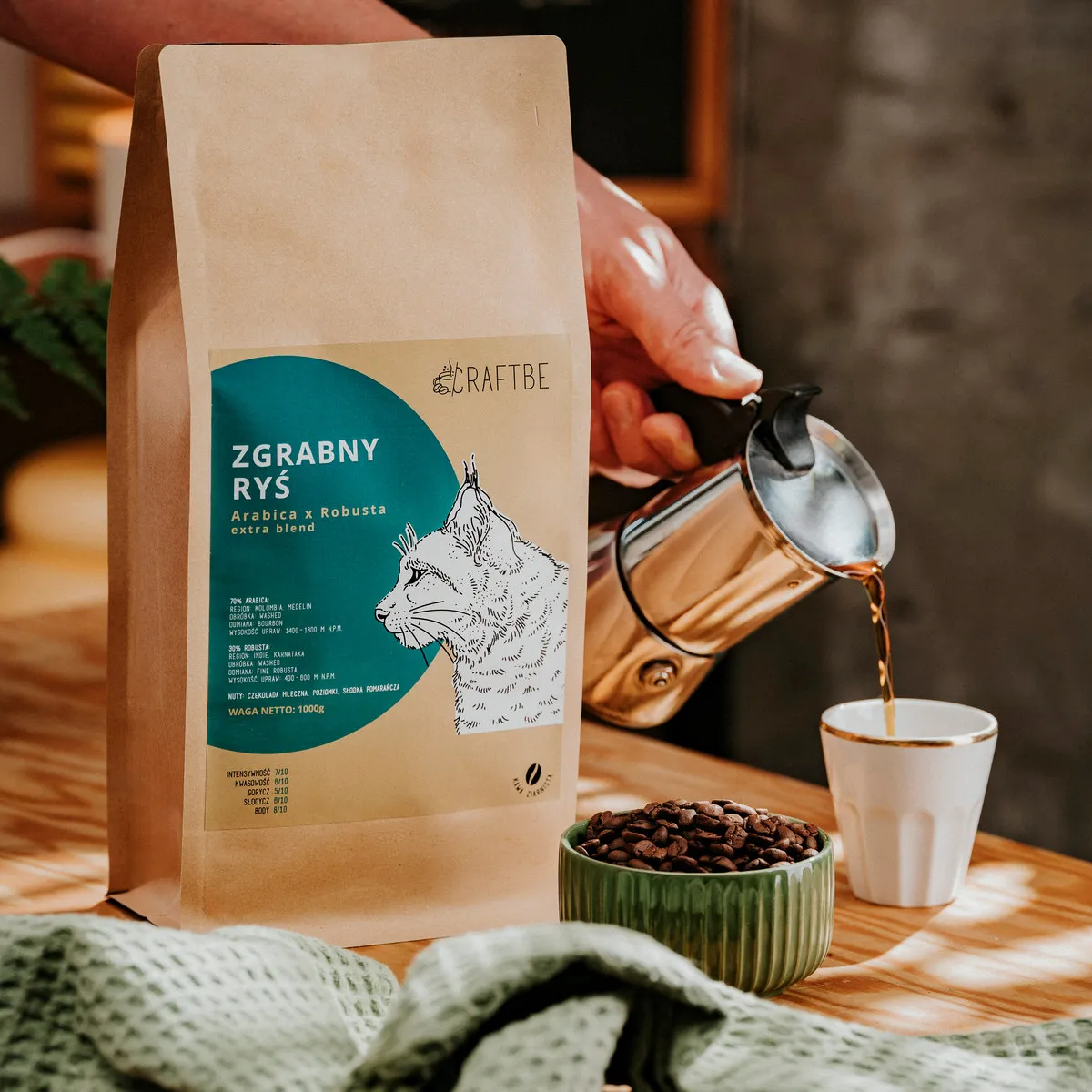 Zgrabny Ryś 1 kg, nalewanie z dzbanka, ziarna